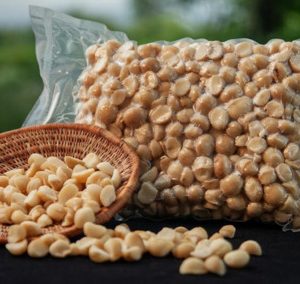 Macadamias, speckled